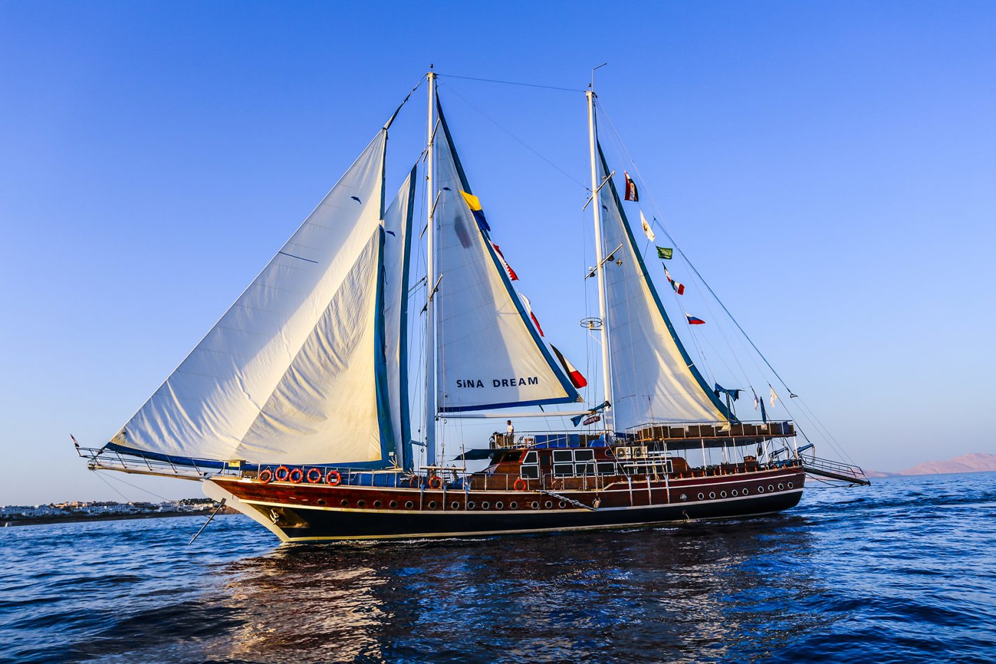 Tiran Island Cruise on the Sina Dream